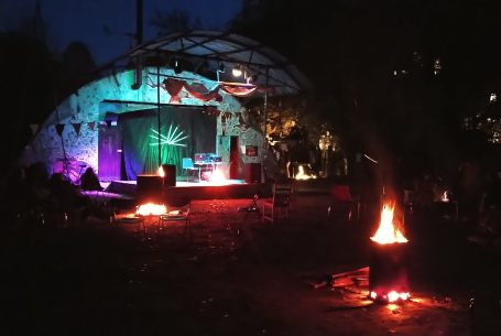 Hörspiele am Lagerfeuer - Wagenburg Lohmühle (Berlin-Alt-Treptow) - Foto: Natalie Gorris Hörspiele am Lagerfeuer
